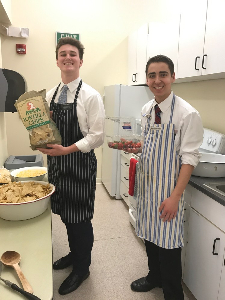 NewHavenCTElderGredingDavisChipsStrawberries