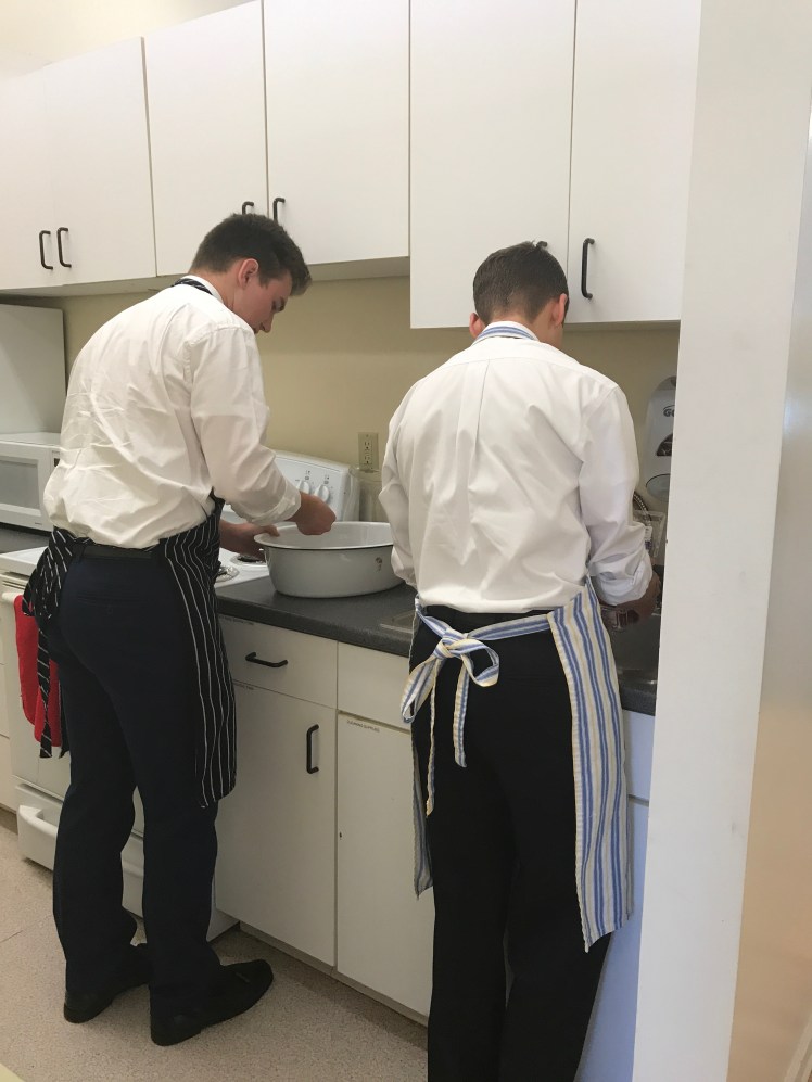 NewHavenCTGredingDavisworkingatcounterinkitchen