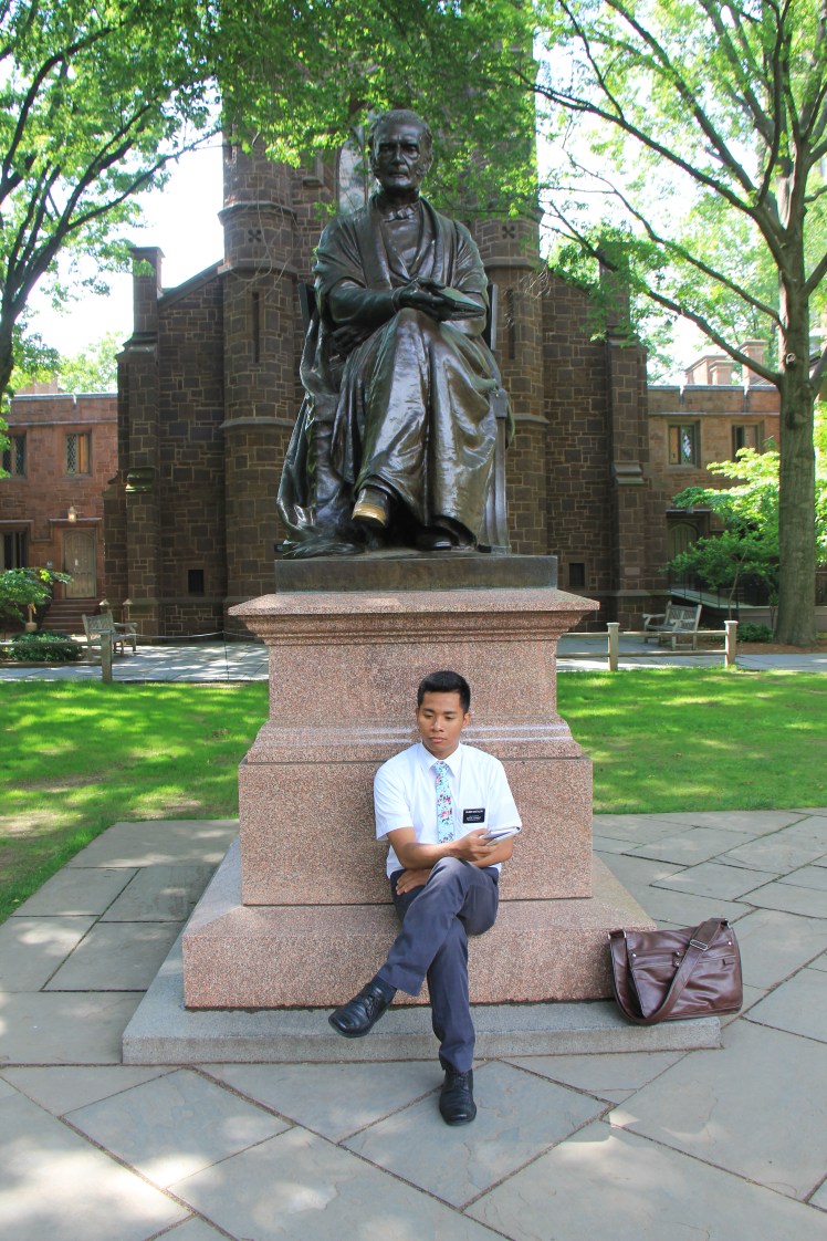 NewHavenCTElderNagtalonmimicsStatue