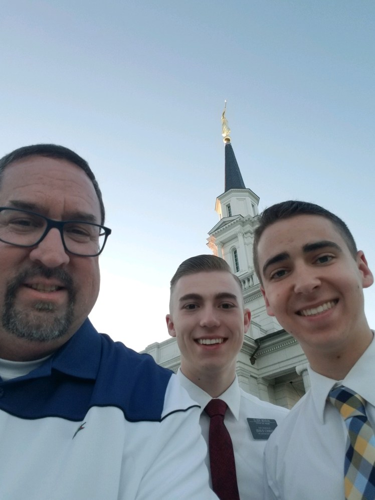 SouthingtonCTHartfordTempleSergioDistributionShoppingJune2018